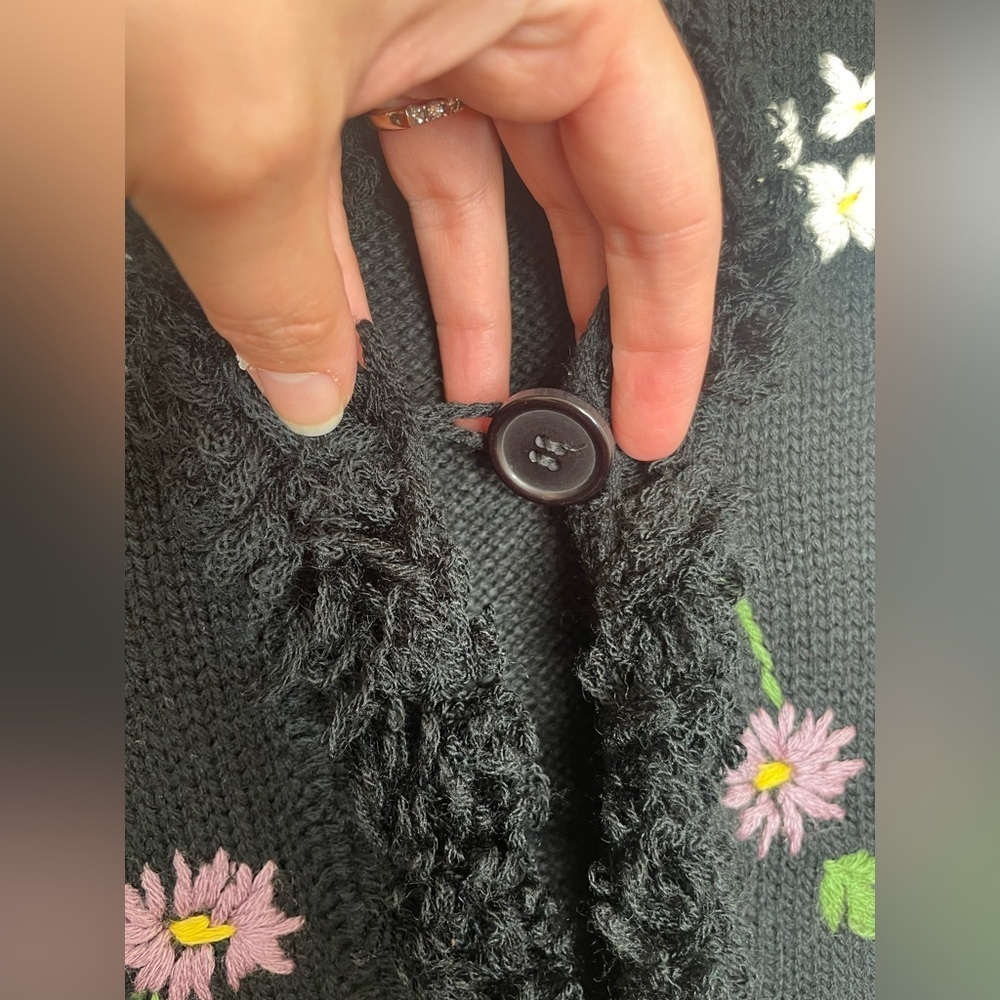 Vintage Newport News Embroidered Floral Button-Up Longline Cardigan | M - Picture 8 of 13